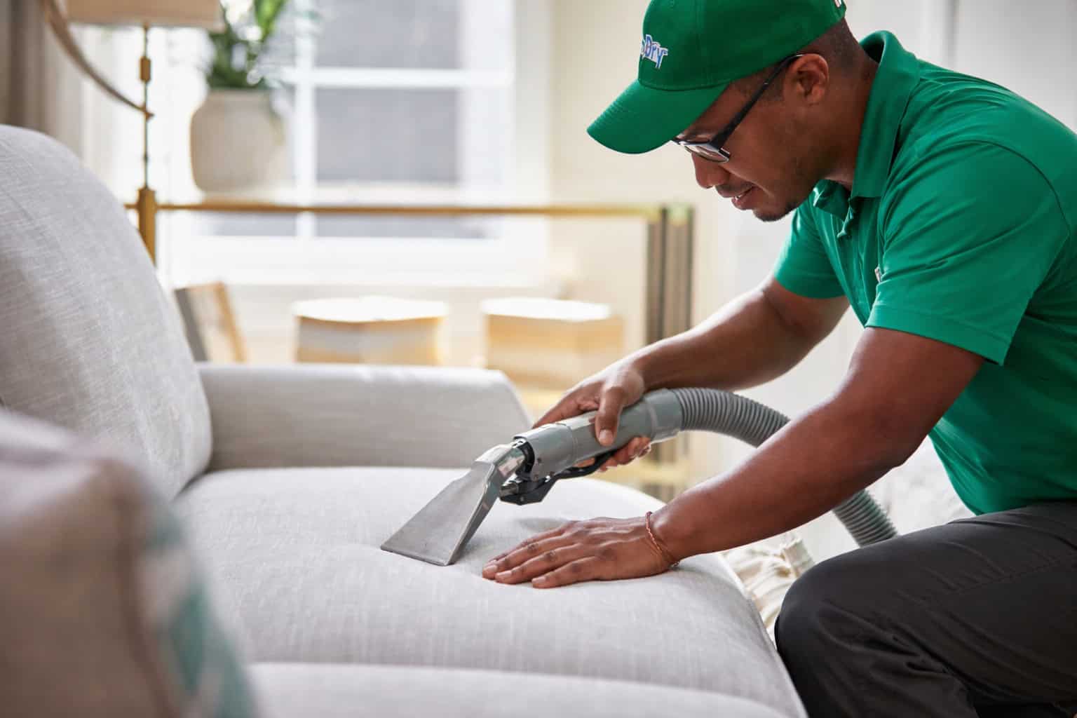 Professional upholstery cleaning in St Charles, IL